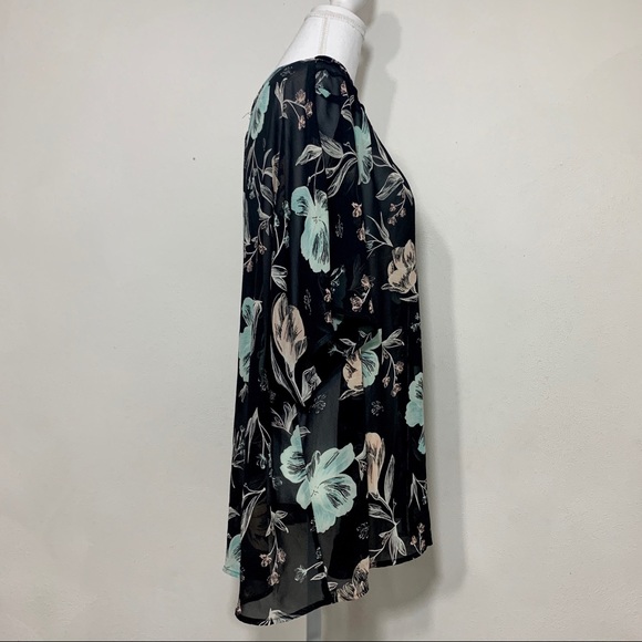 Torrid Goodnight Floral Chiffon Button Front Top 2 - Picture 6 of 10